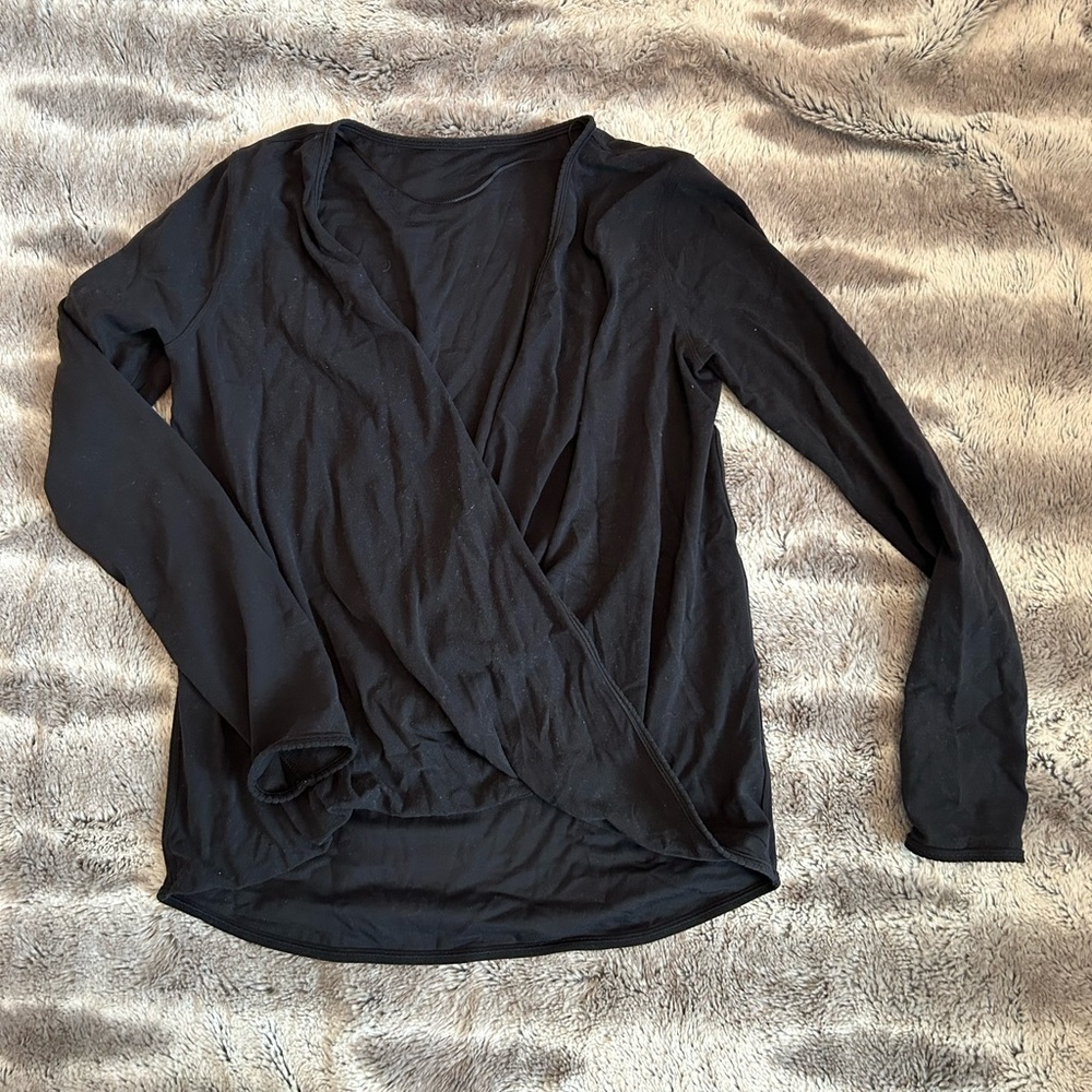 Lululemon front twist top